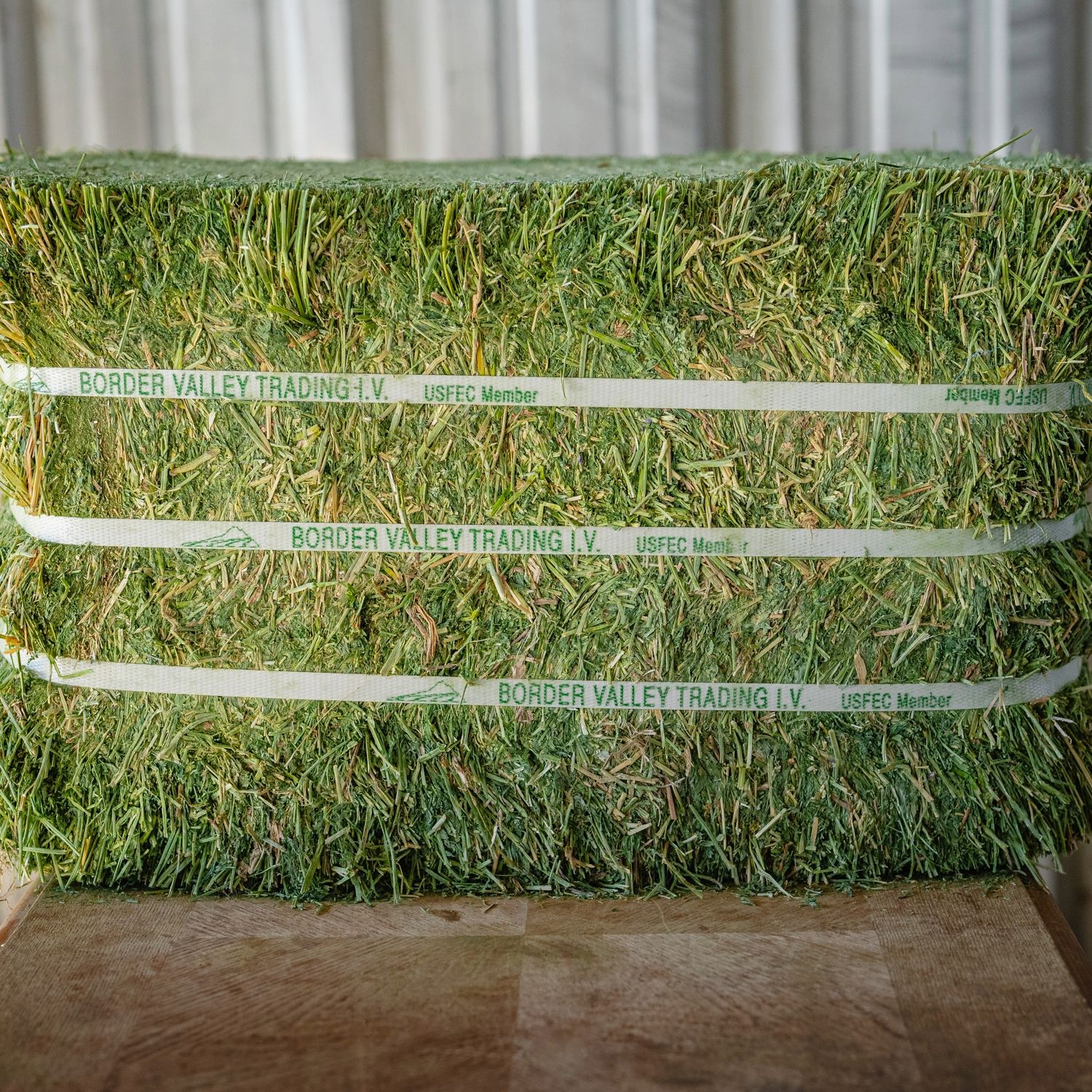"Premium Alfalfa Hay Wholesale Supplier Bulk Feed for Cattle Horses Rabbits Factory Price Best Quality"
