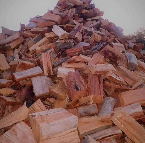 Wholesale Bulk Dried Oak Firewood Online High Quality Hardwood Logs for Home Heating Outdoor BBQ Fireplace Stove